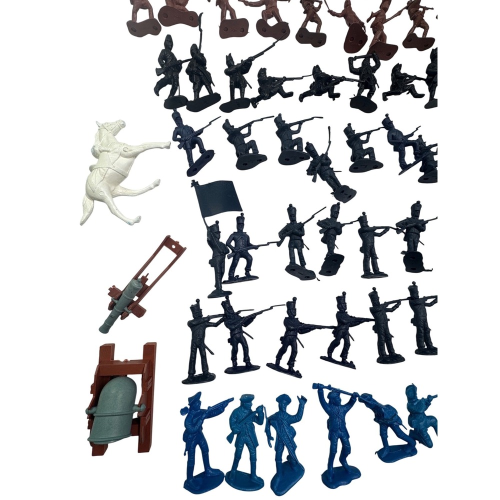 Vintage Style Plastic Toy Soldiers Lot Military Figures Cannon Horse 80 Pieces